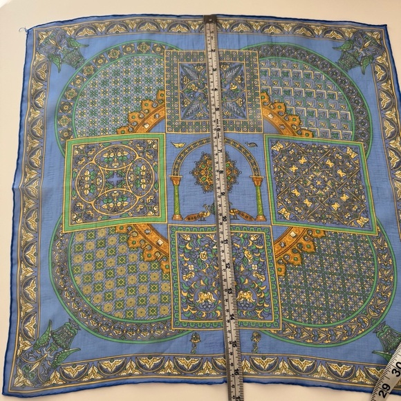Hermes 42 Mousseline Ciels Byzantins Silk Muslin Scarf Authenticated - Picture 4 of 10